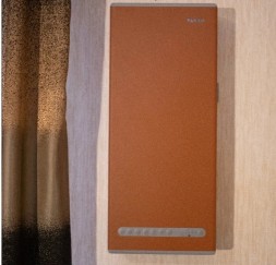Бытовая приточно-вытяжная вентиляционная установка Vakio WINDOW SMART Уютная корица